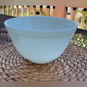 Pyrex 401 Opal White Nesting Mixing Bowl 1.5 Pt 1950s MCM Made in USA - Vintage